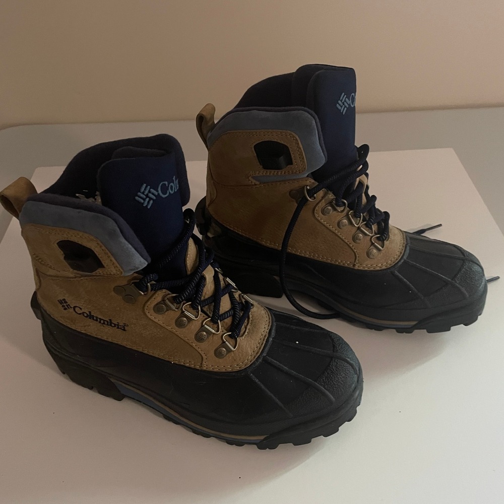 Columbia Womens Bugabootoo Waterproof Insulated Snow Boots 8.5 FLAWED